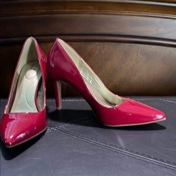 Bandolino Shoes - Elegant Red Women's Heels